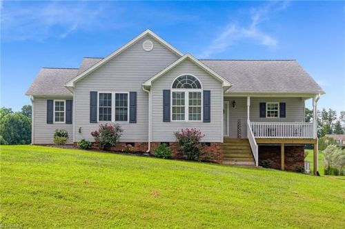 344 Dogwood Acres Ln, Ellisboro NC  27025-8320 exterior