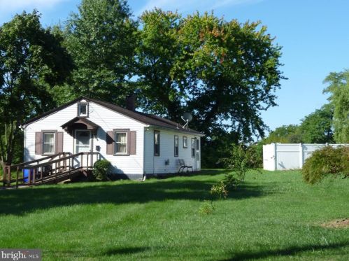 229 Berks St, Pottstown, PA 19464-6303