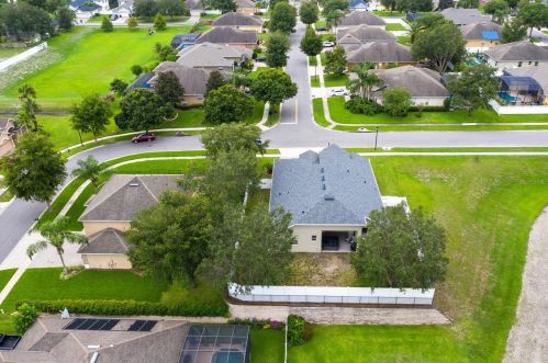 2424 Pond Cove Way, Apopka FL  32712-4886 exterior