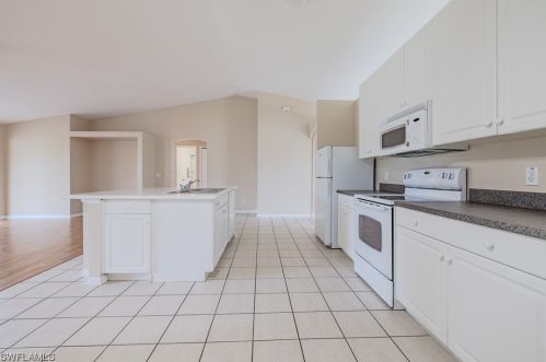 4085 60th Ave, Naples FL  34120-2663 exterior