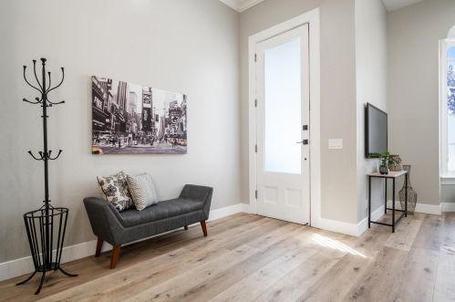 1433 Adeline St, Oakland CA  94607-2800 exterior