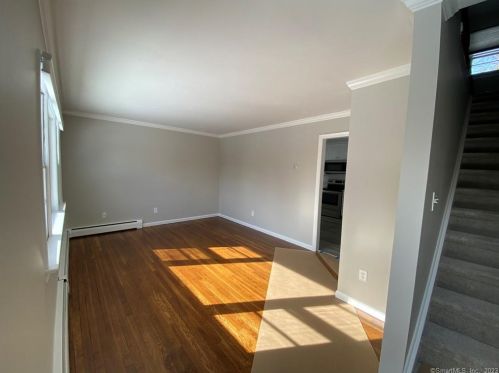 44 Hillside Ave, New Canaan CT  06840-4718 exterior