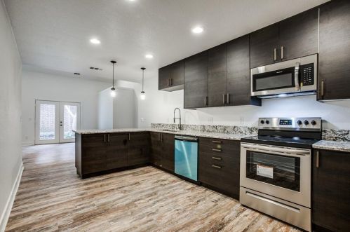 2728 Pinery Ln, Richardson TX  75080-1870 exterior