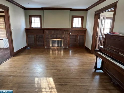 2109 4th Ave, Hibbing MN  55746-1517 exterior