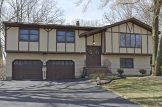 34 Notchwood Rd, Kinnelon, NJ 07405-1930