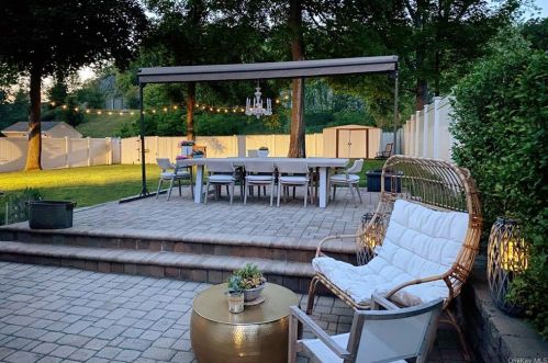 90 Randolph Rd, White Plains, NY 10607-1517