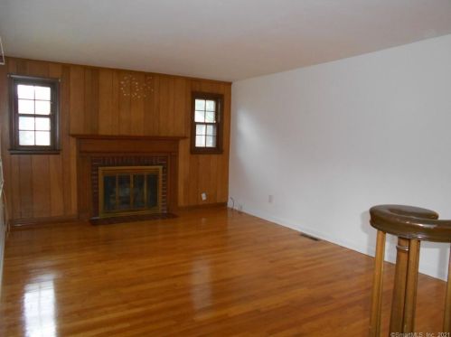 429 Elm St, Windsor Locks CT  06096-1604 exterior