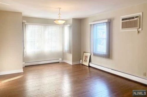 378 Park Ave, Fairview NJ  07022-1114 exterior