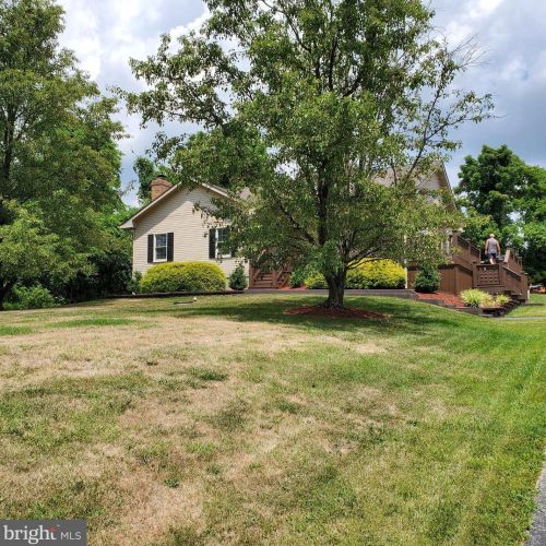 38 Blue Spruce Trl, Charnita, PA 17320-8410