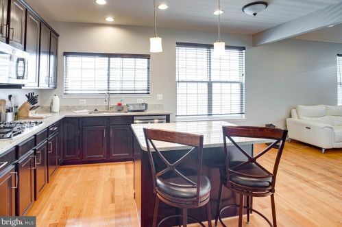 3602 Eagle Ridge Dr, Woodbridge VA  22191-6564 exterior