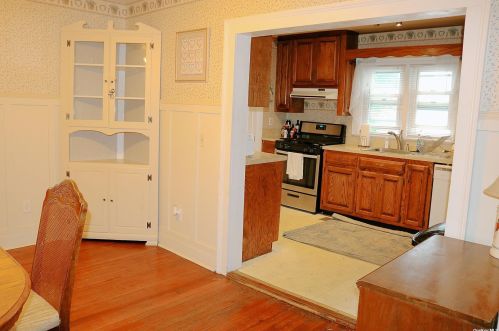 24 Park Ave, Babylon NY  11702-1706 exterior