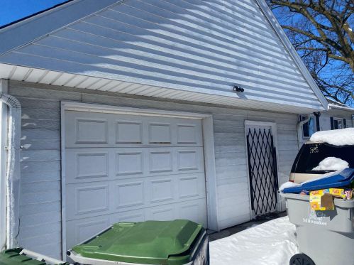 7521 Perkins Pl, Milwaukee WI  53216-1023 exterior