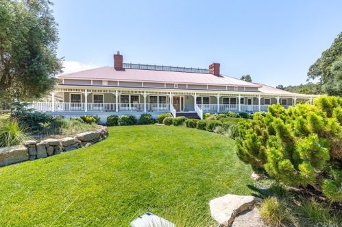 5985 Vineyard Dr, Lake Nacimiento, CA 93446-8635