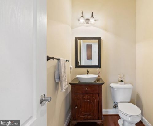 15 Lackawanna Ln, Falling Waters WV  25419-9402 exterior