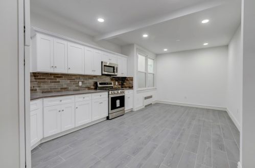 7901 Bergenline Ave, North Bergen NJ  07047-4943 exterior