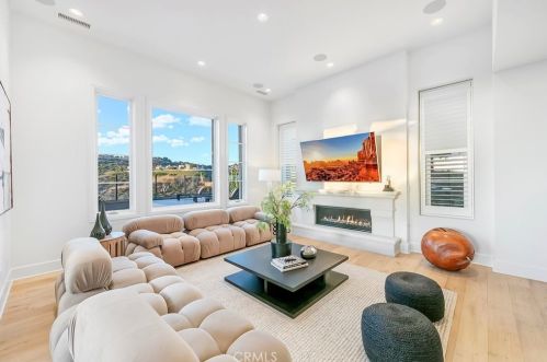 31 Seawatch, Newport Beach CA  92657-1650 exterior