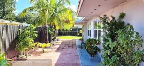 5520 33rd St, Hollywood FL  33023-5320 exterior