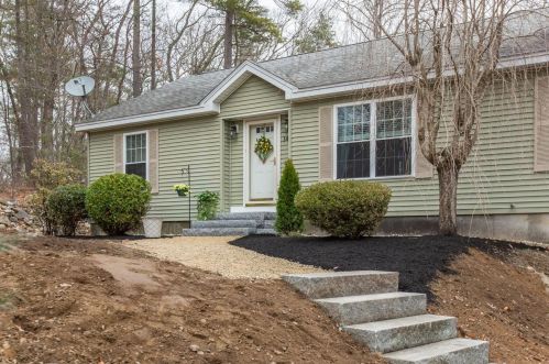 14 Julie Ave, Salem, NH 03079-1726