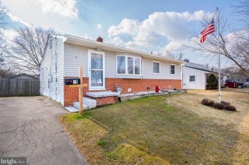 65 Holden Dr, New Castle, DE 19720-4066