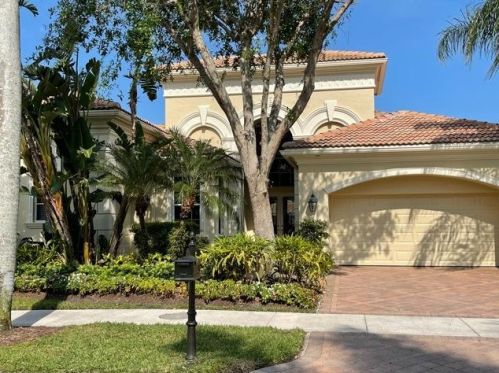 118 Monte Carlo Dr, West Palm Beach, FL 33418-1745