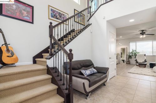 415 Sonnet Ct, Oakley CA  94561-5087 exterior