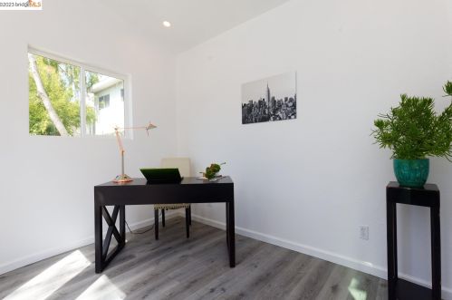 950 39 St, Oakland CA 94608-3899 exterior