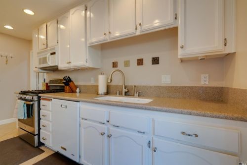 427 Myrtle Ct, Benicia CA  94510-1451 exterior