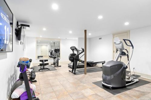 177 Soundview Ave, White Plains NY  10606-3825 exterior