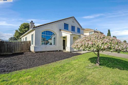 16 Cambria Ct, West Pittsburg, CA 94565-2367