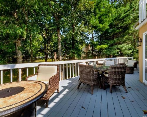 400 Windjammer Dr, Southold NY  11971-2217 exterior