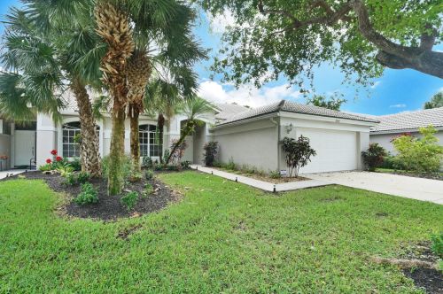 7800 Rockford Rd, Boynton Beach, FL 33472-2524