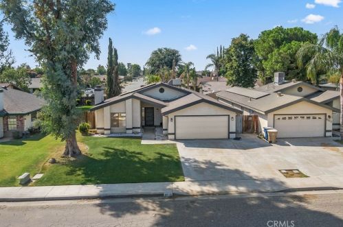 5017 Kathimae Ln, Bakersfield, CA 93313-3063