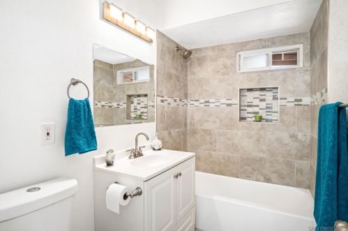 2282 Tampa Ave, El Cajon CA  92020-2832 exterior