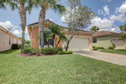 9516 Flowermound Cir, Fort Pierce, FL 34987-2434