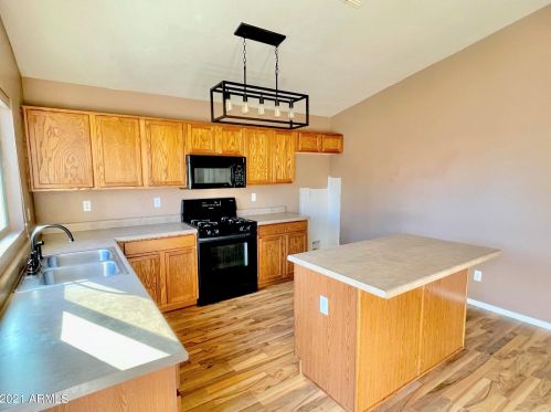 1011 Santa Fiore St, San Tan Valley, AZ 85140-7924