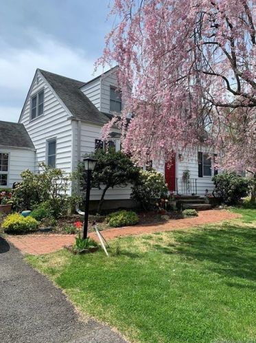 130 Sunnyside Ct, Milford, CT 06460-3434
