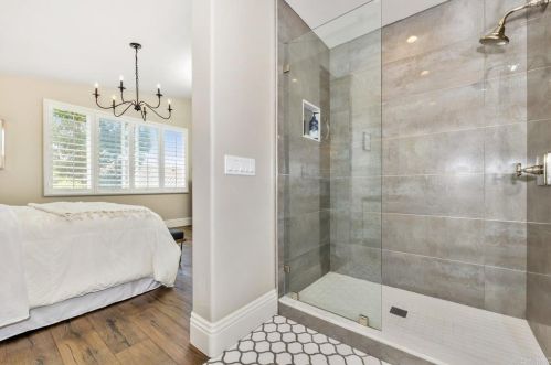 6452 Alexandri Cir, Carlsbad CA  92011-3610 exterior