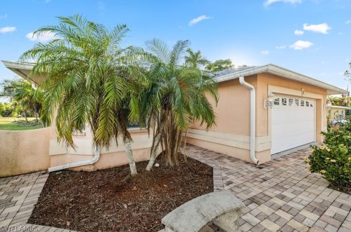 12 5th St, Bonita Springs, FL 34134-7307