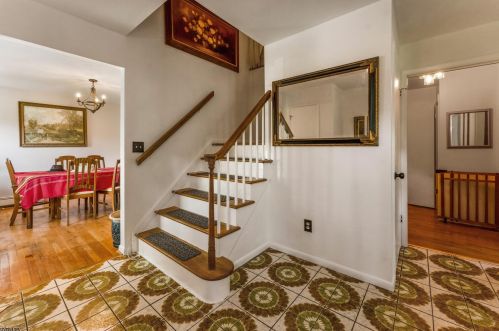 19 Allens Corner Rd, Flemington NJ  08822-5620 exterior