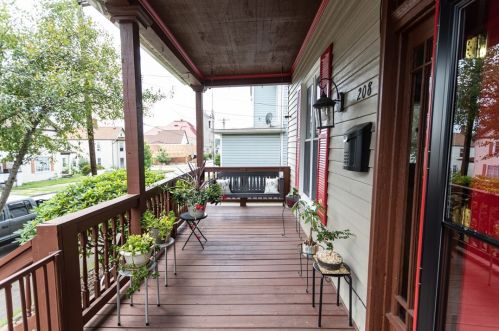 208 Green St, South Connellsville, PA 15425-4104