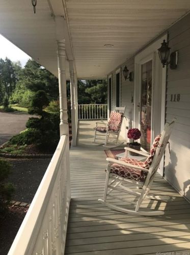 118 Oxbow Ln, Northford CT  06472-1152 exterior