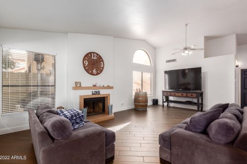 10748 Ashland Way, Avondale, AZ 85392-4002