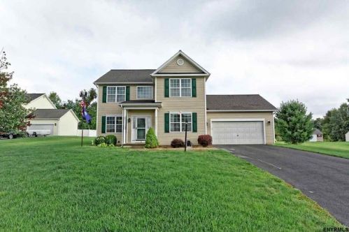 6 Cambridge Ct, Mechanicville, NY 12118-3367