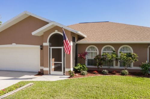 2607 9th St, Lehigh Acres, FL 33971-5439