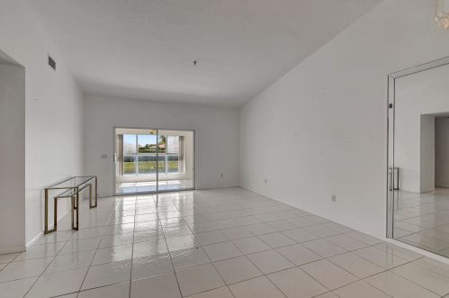 5952 Regal Glen Dr, Boynton Beach, FL 33437-5624