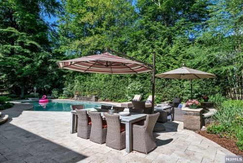 39 Brownstone Way, Upper Saddle River, NJ 07458-1303