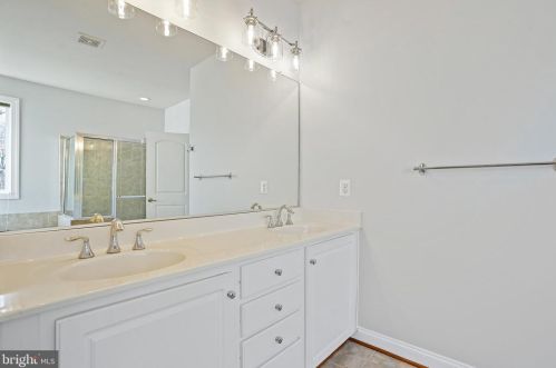 16143 Jordan Crest Ct, Haymarket VA  20169-4943 exterior