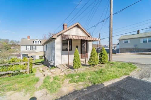 906 Harrison Ave, Jeannette, PA 15644-1736