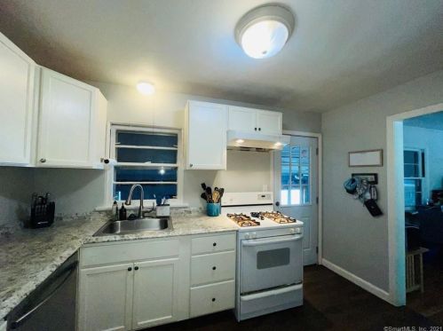 146 Flanders Rd, Niantic, CT 06357-1259
