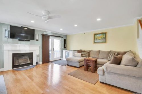 229 Sandpiper Ct, Yorktown Hgts NY  10598-1968 exterior